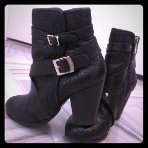 Vince Camuto Size 6.5 Boots